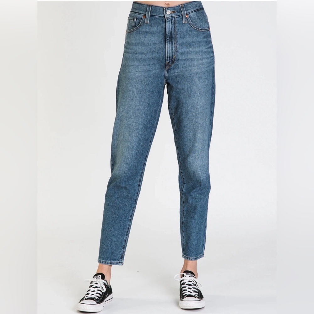 Levi's Blue Denim High-Rise Jeans tapered leg